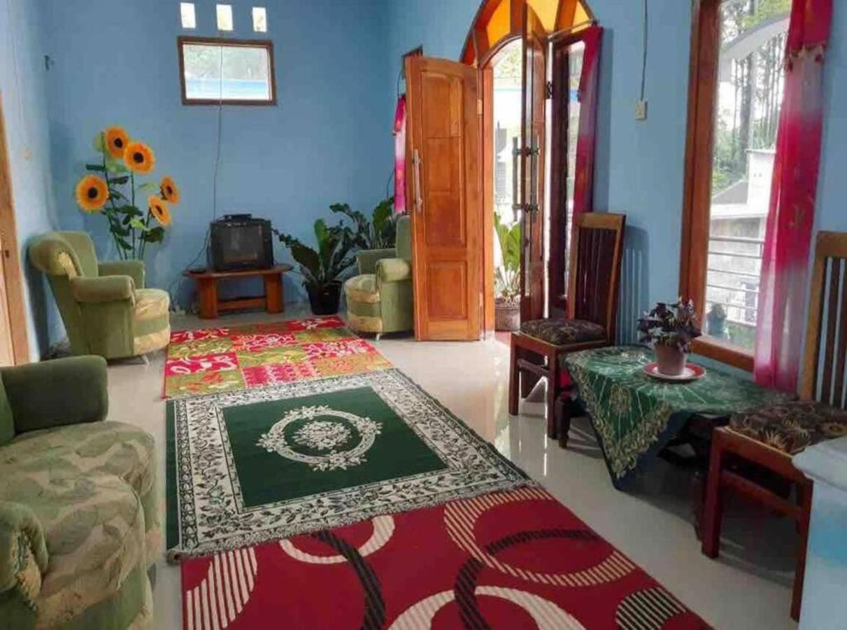 Express O 91370 Rumah Pemandangan Semeru Asli Lumajang エクステリア 写真